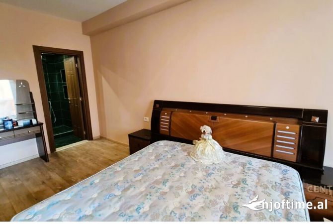 Shtepi me qera 2+1 ne Tirane - 550 Euro