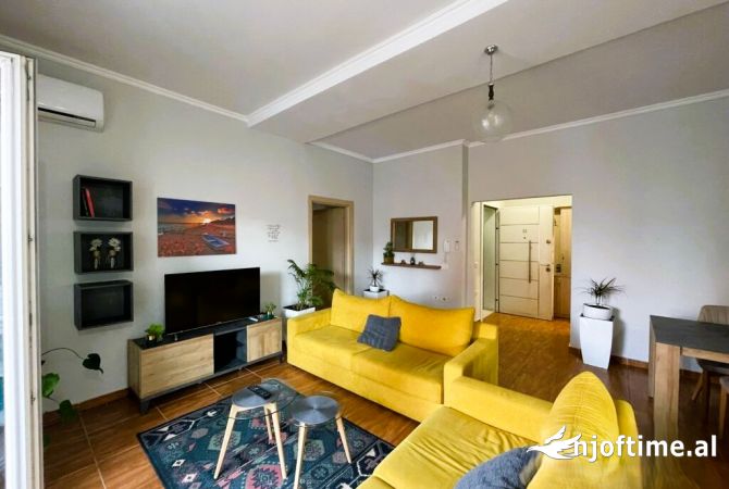 Shtepi me qera 2+1 ne Tirane - 800 Euro