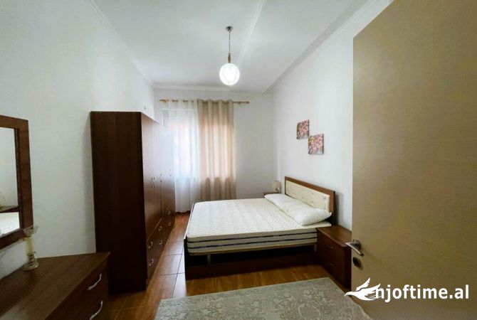 Shtepi me qera 2+1 ne Tirane - 800 Euro