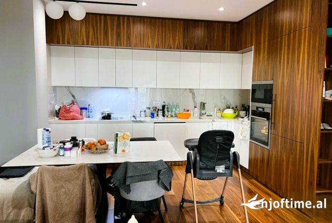 Shtepi me qera 3+1 ne Tirane - 1,200 Euro