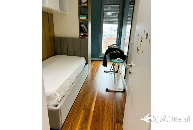 Shtepi me qera Apartament ne Tirane, 3+1, Mobilimi E mobiluar, Pagesa 1,200  Euro.