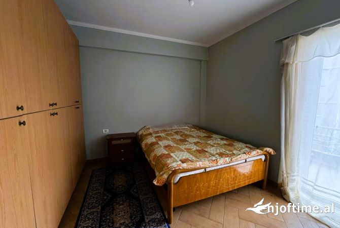 Shtepi me qera 2+1 ne Tirane - 370 Euro