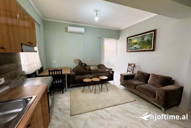 Shtepi me qera 2+1 ne Tirane - 370 Euro