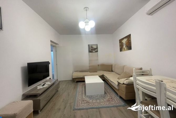 Shtepi ne shitje Apartament ne Tirane, 2+1, Mobilimi E mobiluar, Pagesa 140,000  Euro.