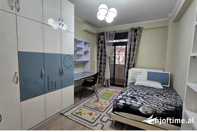 Shtepi me qera Apartament ne Tirane, 3+1, Mobilimi E mobiluar, Pagesa 850  Euro.