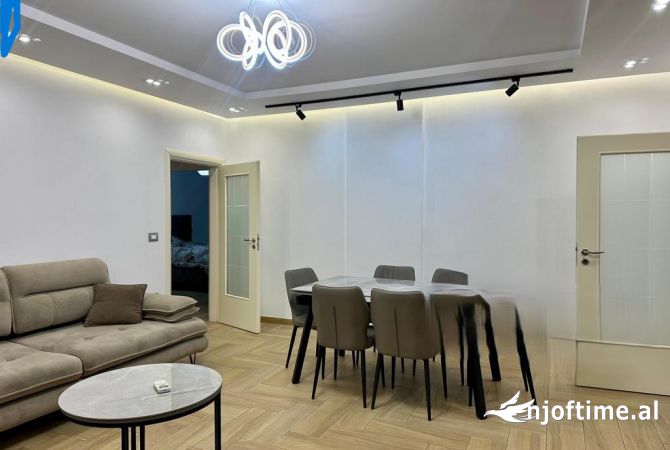 Shtepi me qera 2+1 ne Tirane - 900 Euro