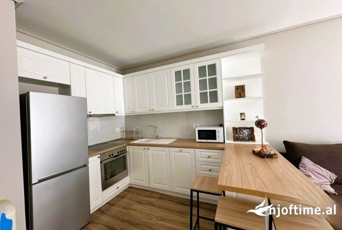 Shtepi me qera Apartament ne Tirane, 2+1, Mobilimi E mobiluar, Pagesa 820  Euro.