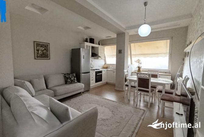 Shtepi me qera 2+1 ne Tirane - 750 Euro