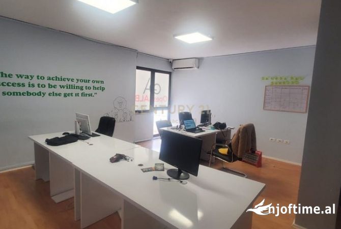 Ambient biznesi me qera 3+1 ne Tirane - 1,200 Euro