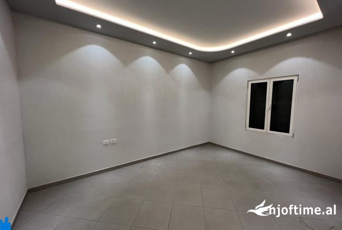 Ambient biznesi me qera 3+1 ne Tirane - 500 Euro