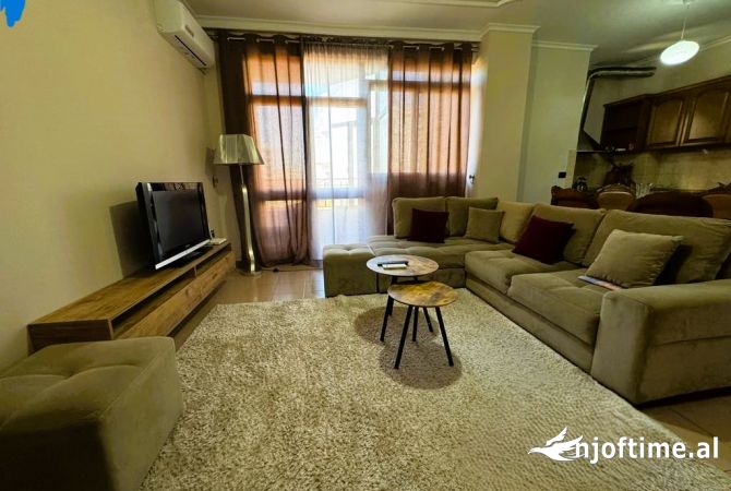 Shtepi me qera 2+1 ne Tirane - 700 Euro