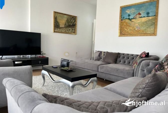 Shtepi me qera 2+1 ne Tirane - 800 Euro