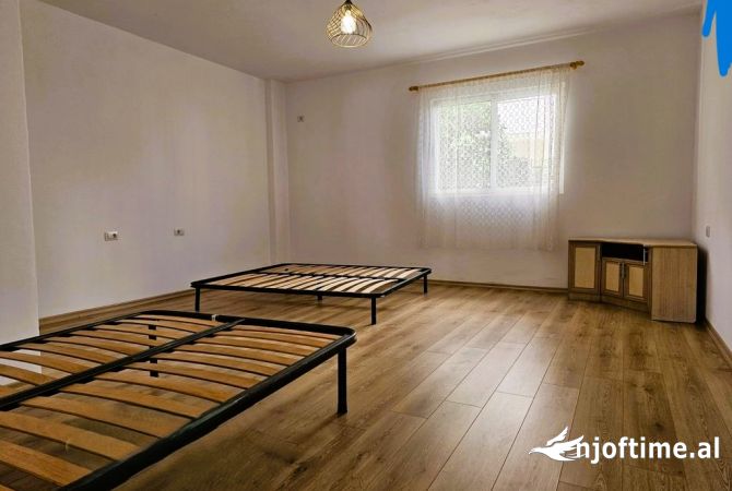 Shtepi me qera 2+1 ne Tirane - 550 Euro