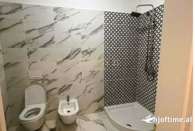 Shtepi me qera 2+1 ne Tirane - 700 Euro