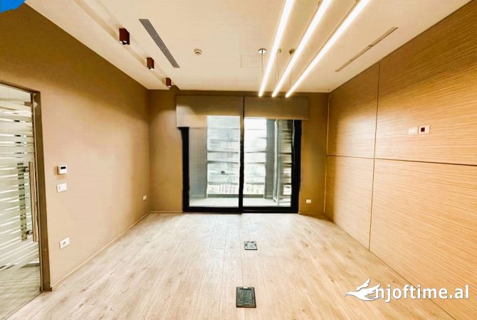 Ambient biznesi me qera 3+1 ne Tirane - 2,500 Euro