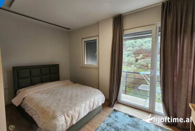 Shtepi me qera Apartament ne Tirane, 3+1, Mobilimi E mobiluar, Pagesa 900  Euro.