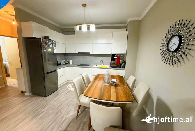 Shtepi ne shitje Apartament ne Tirane, 1+1, Mobilimi E mobiluar, Pagesa 135,000  Euro.