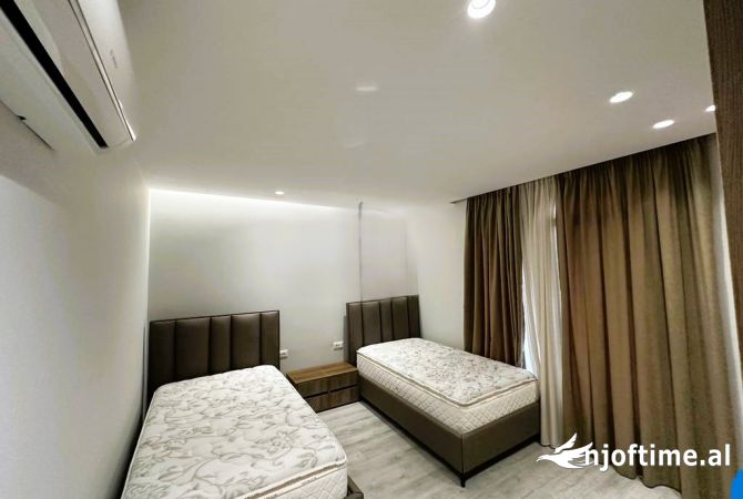 Shtepi me qera Apartament ne Tirane, 2+1, Mobilimi E mobiluar, Pagesa 1,000  Euro.