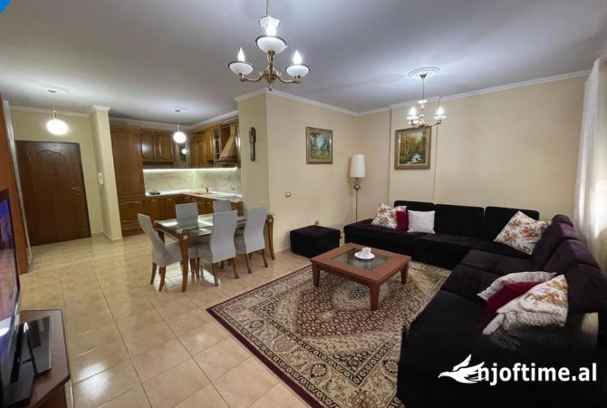 Shtepi me qera 2+1 ne Tirane - 800 Euro