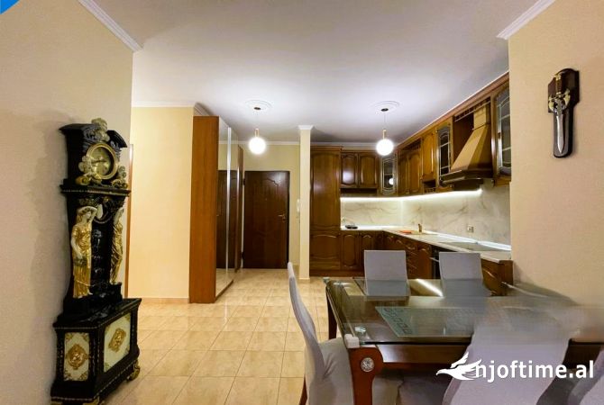 Shtepi me qera 2+1 ne Tirane - 800 Euro