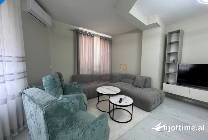 Shtepi me qera Apartament ne Tirane, 1+1, Mobilimi E mobiluar, Pagesa 650  Euro.