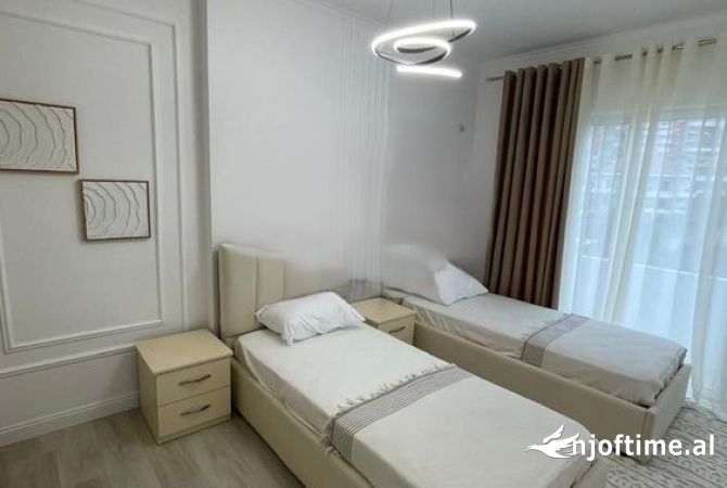 Shtepi ne shitje Apartament ne Tirane, 2+1, Mobilimi E mobiluar, Pagesa 138,000  Euro.