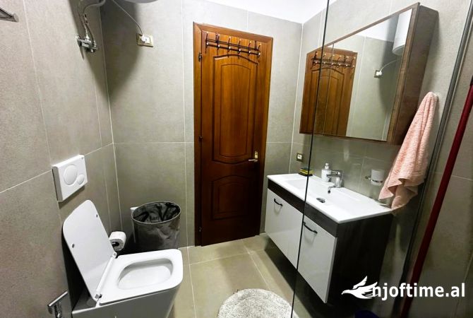 Shtepi me qera Apartament ne Tirane, 1+1, Mobilimi E mobiluar, Pagesa 700  Euro.