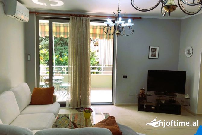 Shtepi me qera 2+1 ne Tirane - 700 Euro