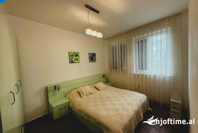 Shtepi me qera 2+1 ne Tirane - 570 Euro