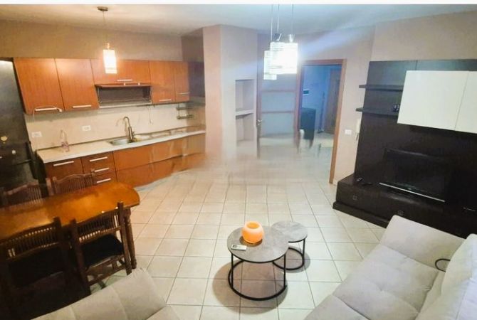 Shtepi me qera 2+1 ne Tirane - 650 Euro