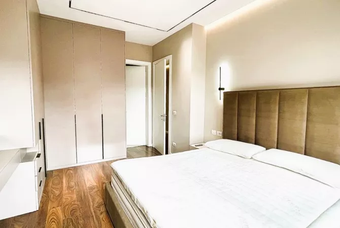 Shtepi me qera Apartament ne Tirane, 3+1, Mobilimi E mobiluar, Pagesa 2,000  Euro.