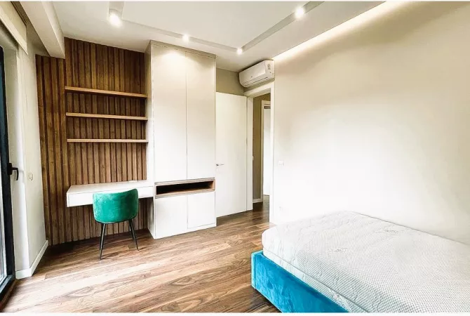 Shtepi me qera Apartament ne Tirane, 3+1, Mobilimi E mobiluar, Pagesa 2,000  Euro.