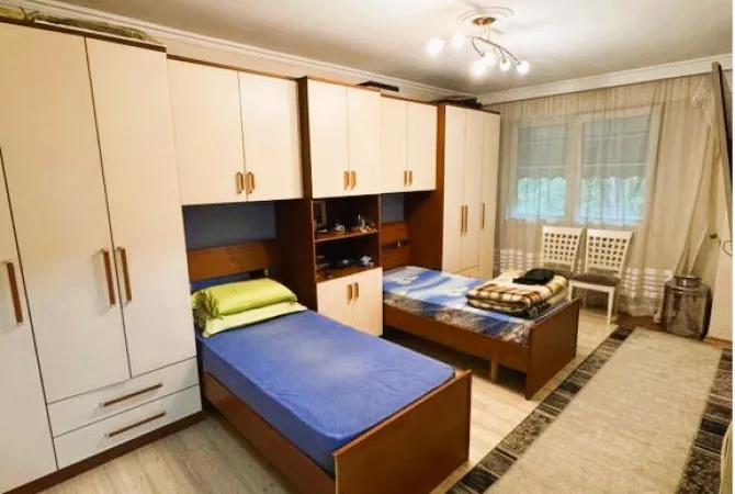 Shtepi ne shitje Apartament ne Tirane, 2+1, Mobilimi E mobiluar, Pagesa 377,000  Euro.