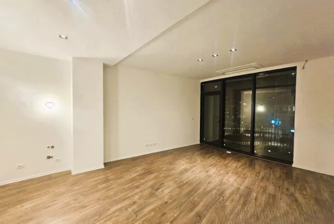 Ambient biznesi me qera 3+1 ne Tirane - 870 Euro