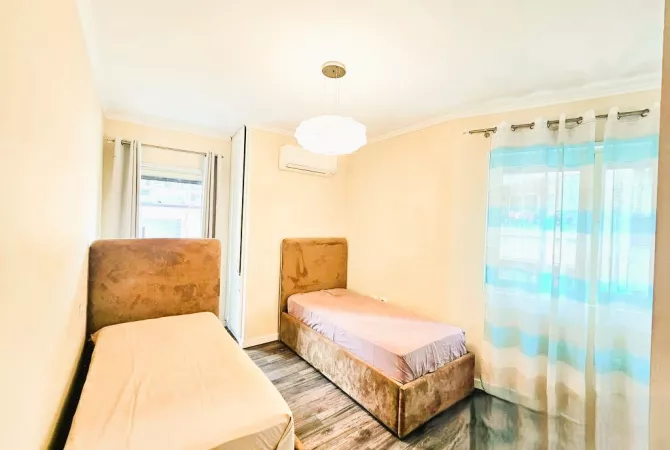 Shtepi me qera Apartament ne Tirane, 2+1, Mobilimi E mobiluar, Pagesa 1,200  Euro.