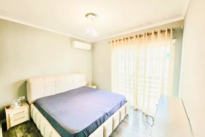 Shtepi me qera Apartament ne Tirane, 2+1, Mobilimi E mobiluar, Pagesa 1,200  Euro.