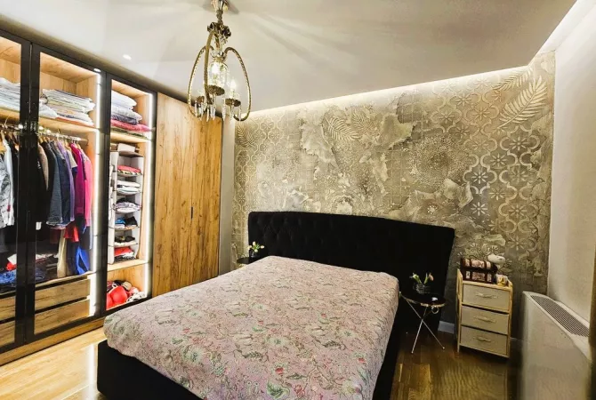 Shtepi me qera Apartament ne Tirane, 3+1, Mobilimi E mobiluar, Pagesa 1,800  Euro.