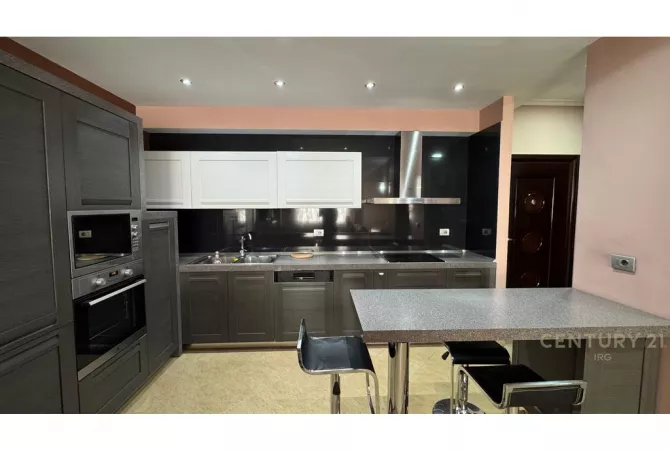 Shtepi me qera Apartament ne Tirane, 3+1, Mobilimi E mobiluar, Pagesa 800  Euro.