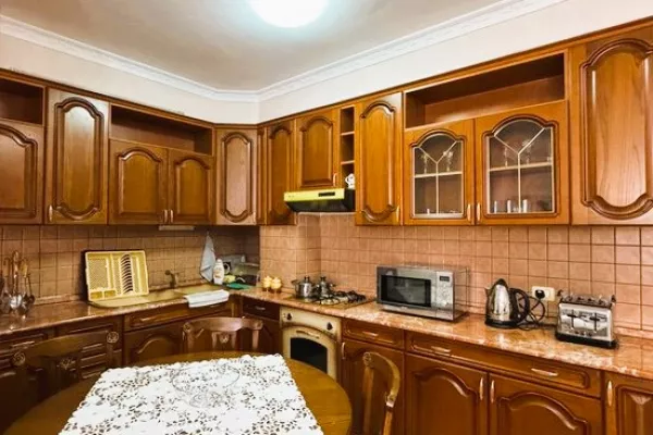 Shtepi me qera Apartament ne Tirane, 3+1, Mobilimi E mobiluar, Pagesa 750  Euro.