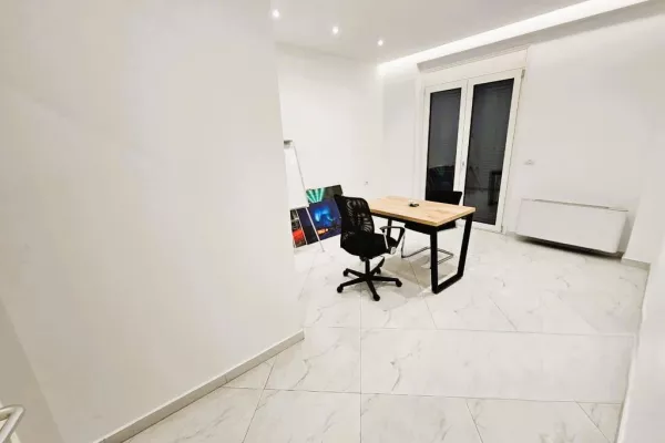 Ambient biznesi me qera 3+1 ne Tirane - 1,500 Euro