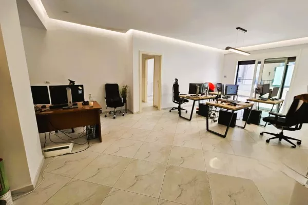 Ambient biznesi me qera 3+1 ne Tirane - 1,500 Euro
