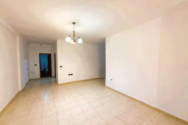 Shtepi ne shitje 3+1 ne Tirane - 175,000 Euro