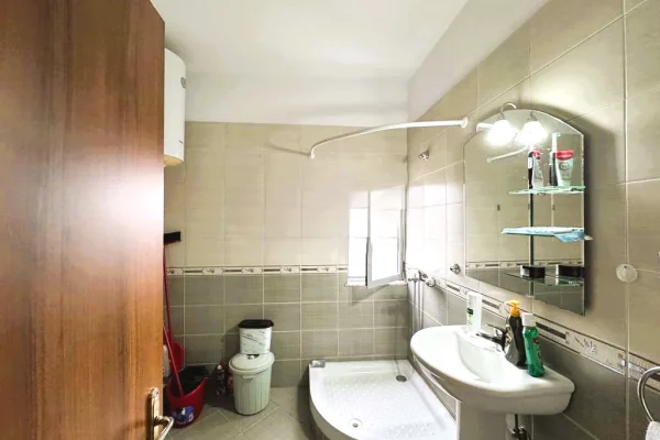 Shtepi ne shitje 1+1 ne Tirane - 95,000 Euro