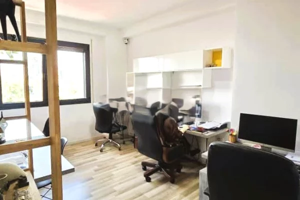 Business Property for Rent 3+1 in Tirana - 1,000 Euro