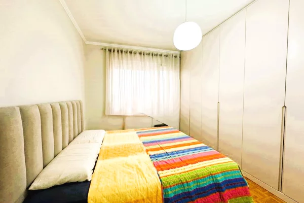 Shtepi me qera 2+1 ne Tirane - 1,000 Euro