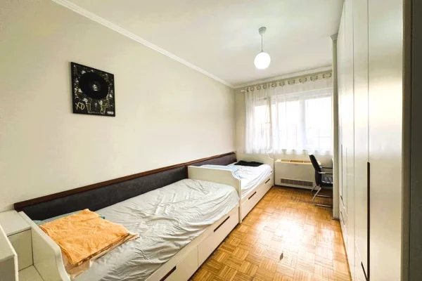 Shtepi me qera 2+1 ne Tirane - 1,000 Euro