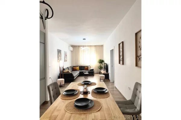 Shtepi me qera 2+1 ne Tirane - 950 Euro