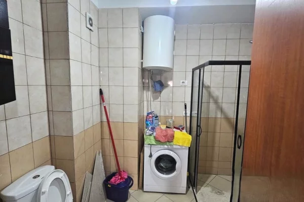 Shtepi ne shitje Apartament ne Tirane, 1+1, Mobilimi E mobiluar, Pagesa 120,000  Euro.