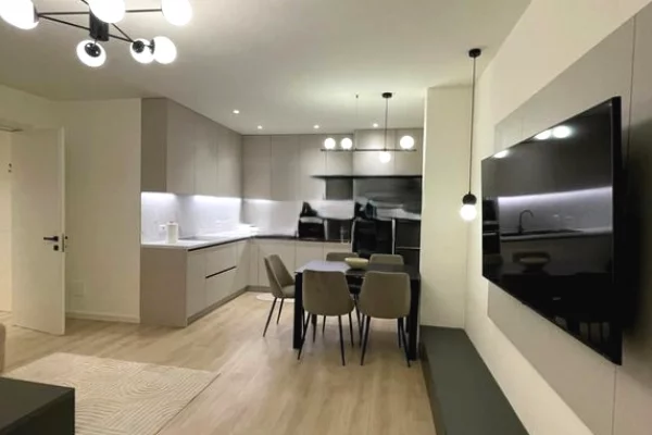 Shtepi me qera 2+1 ne Tirane - 1,200 Euro