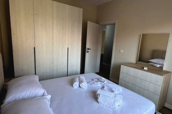 Shtepi me qera 2+1 ne Tirane - 700 Euro